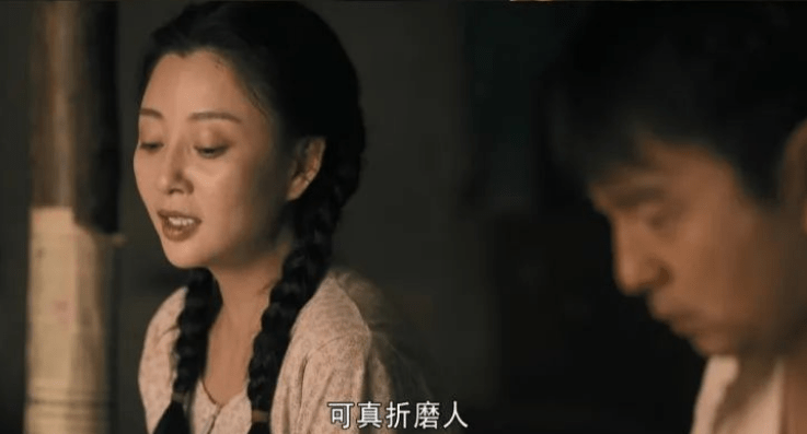 殷桃凭|《人世间》演技绝了！殷桃凭啥把中年女演员这副“烂牌”打成王炸！