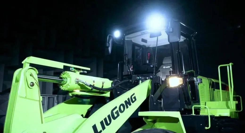 【21-sun测评】电池质保五年，柳工856E-MAX电动装载机值得考虑