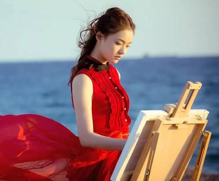 因为|周星驰旧爱嫁给富三代，为啥离开星爷后，这次25岁的林允要翻身了？