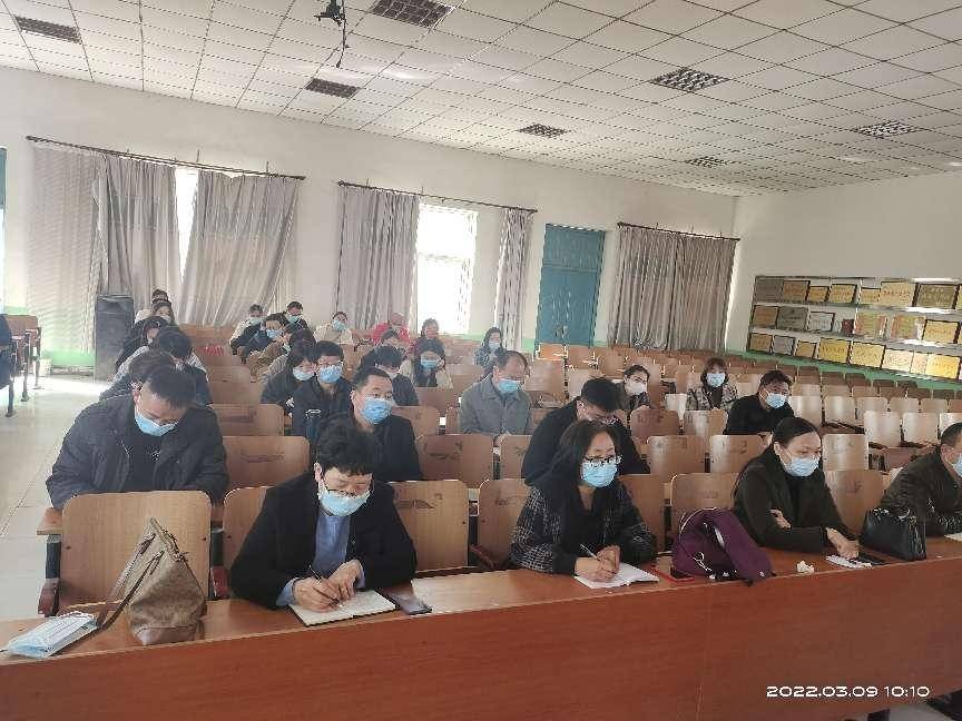 范县濮城镇中心校紧急召开疫情防控部署会议