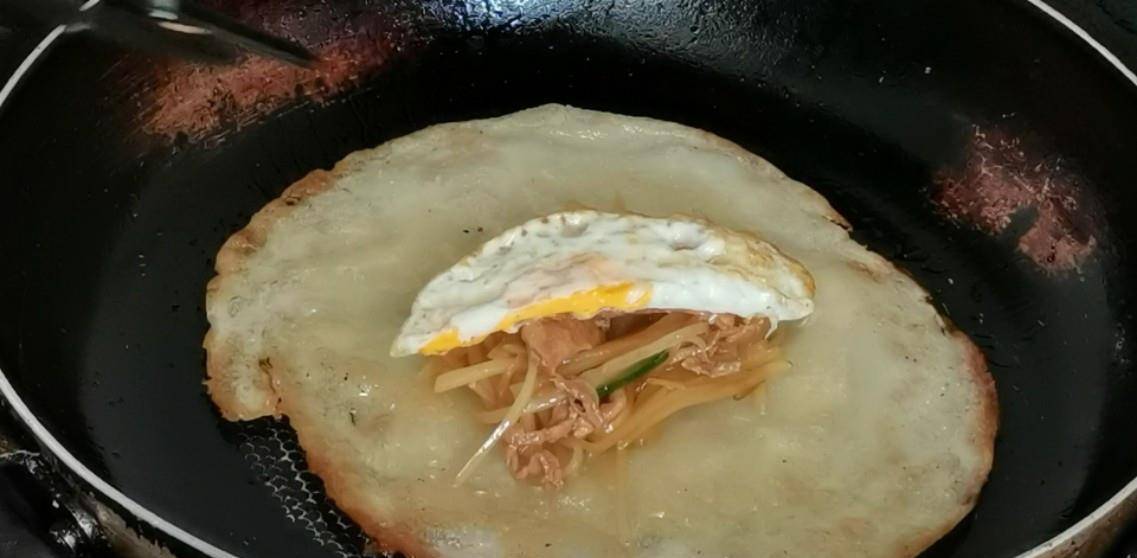 加入适量|家常早餐卷饼,不揉面不擀面,营养美味吃法多,做法还简单