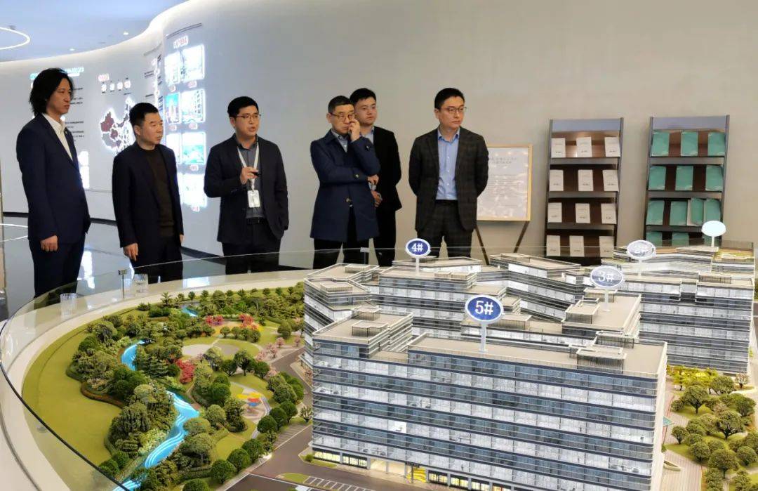 新城控股集团高级副总裁陆建华带队考察绿城管理