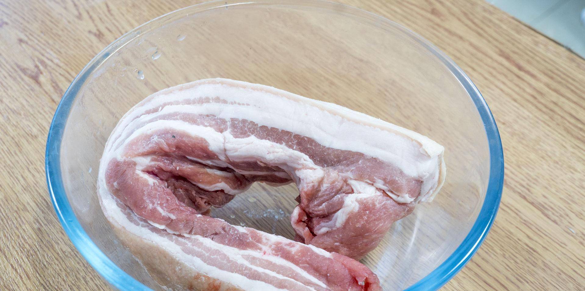 米面|做粉蒸肉，老厨师50年的经验教我做，五花肉酥嫩爽口，米面不夹生