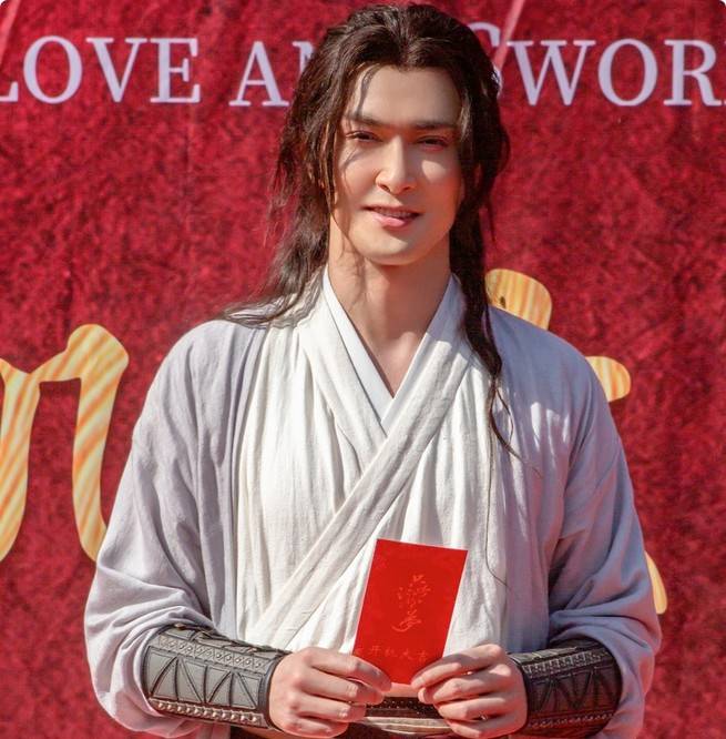 原著|《只此江湖梦》官宣，高伟光造型风度翩翩，女主由宣璐饰演