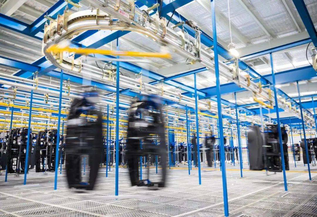 工厂综合效率提升30%，延锋把经验复制到了北美和欧洲