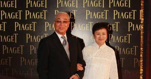 84岁老戏骨曾江三任太太个个貌美如花如今依然坚持拍戏