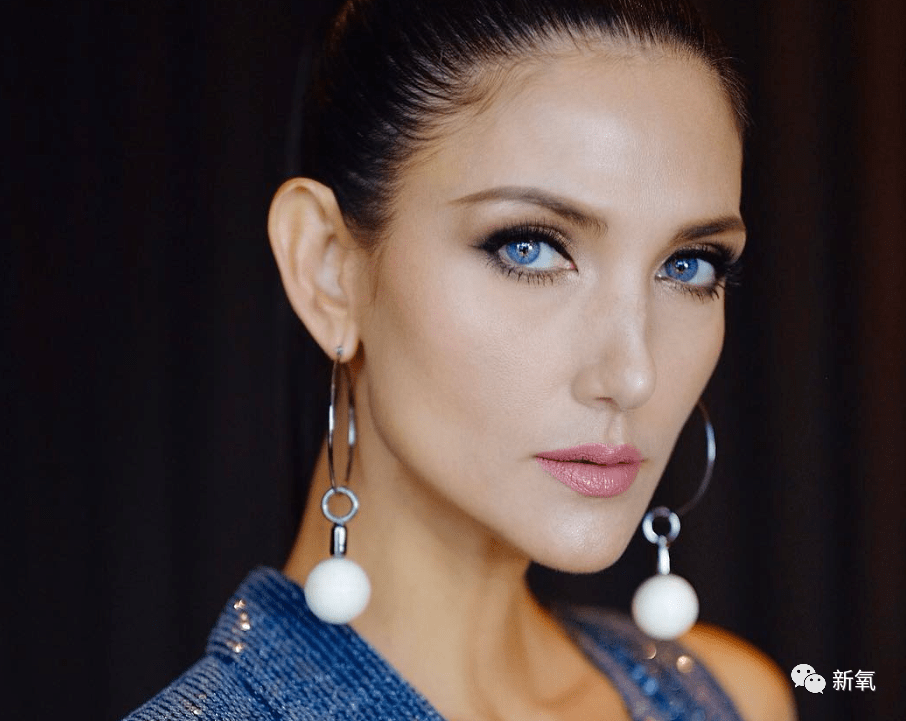 这才是能养出霸总的财阀贵妇脸吧