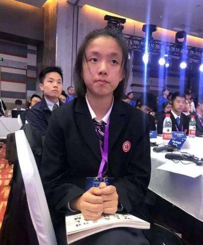 上海15岁高一女生，解开世界难题，婉拒央视采访，不想让妈妈看到