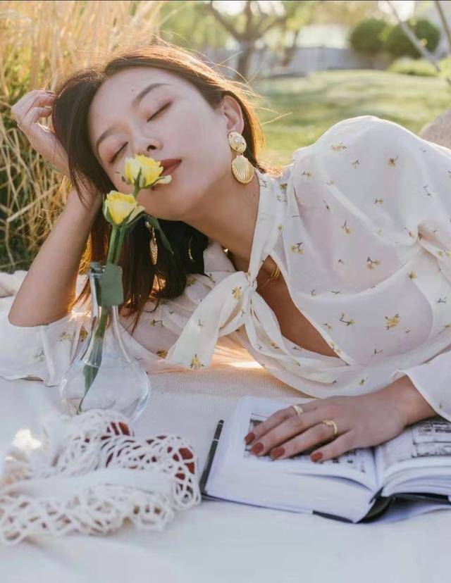 发型90斤的身材，120斤的脸，如何解救？关键还是要看发型和衣服穿搭