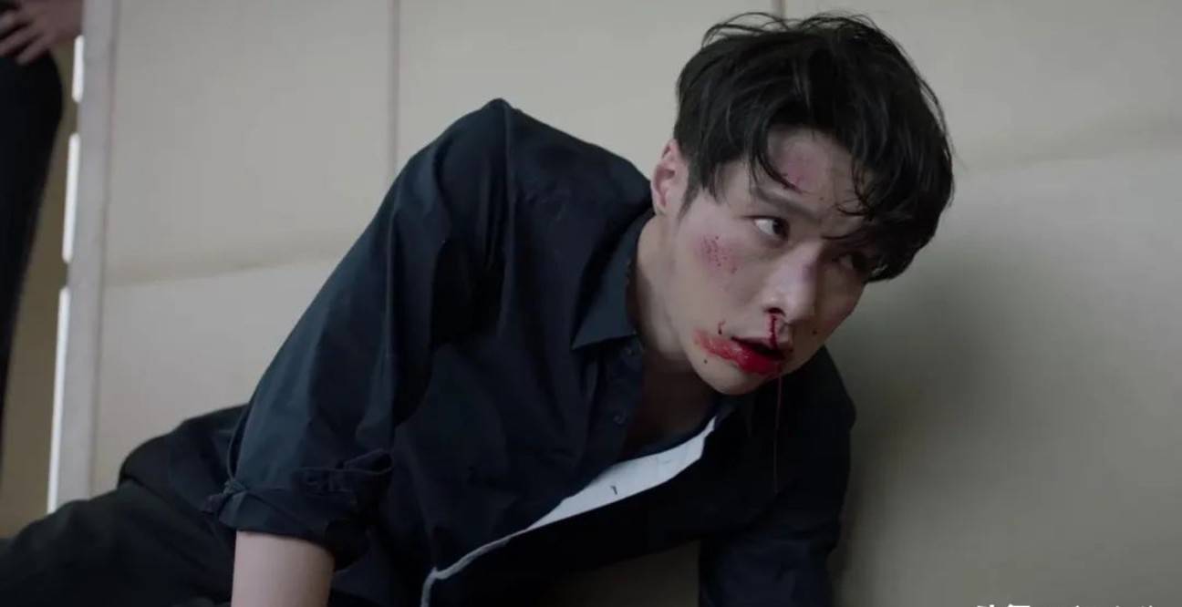 打在脸上的巴掌流在嘴角的口水张艺兴又会让多少流量脸红