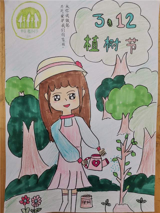 队员们拿起心爱的画笔来描绘心中的美好