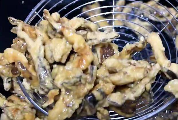 做法|炸蘑菇的好吃做法，比锅巴还香脆，营养美味，不错的家中小零食