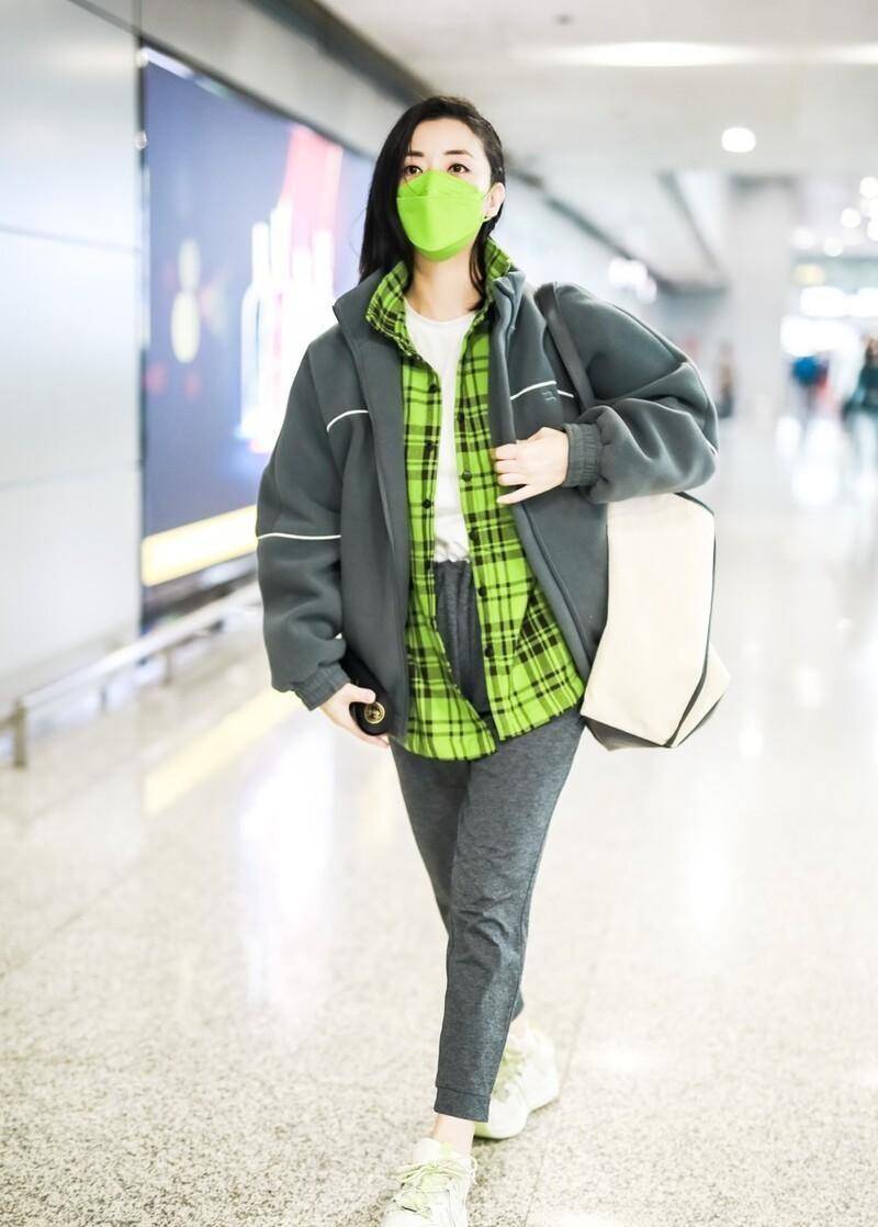 花呢 “格纹衬衫”才是春季最佳，款式多样还经典，咋穿都不撞衫