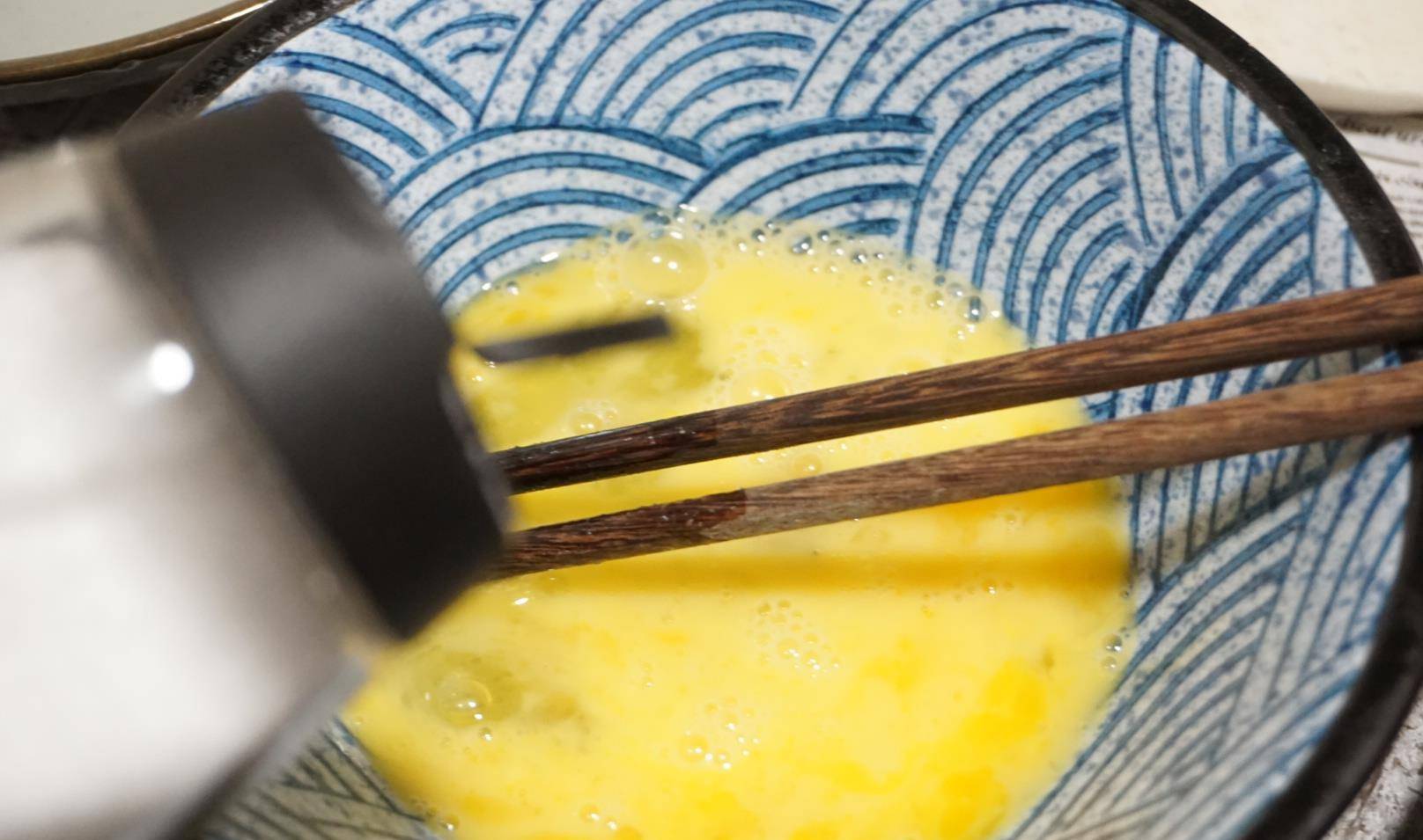 因为|炸馒头片多做一步,金黄酥脆,一点都不油腻,一家人早餐最爱吃