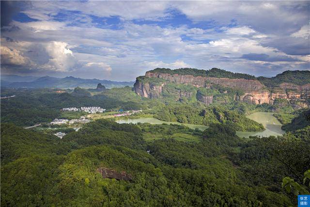奇石|广东韶关有座名山，堪称岭南第一山，具有世界“丹霞地貌”之称