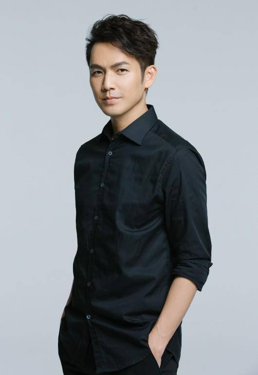 状态|钟汉良是公认的不老男神,当他无美颜直播,终于看出46岁真实状态