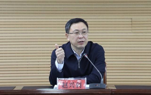 赵兴利强调,当前疫情防控形势严峻,情况复杂,工作紧迫,各部门单位要知