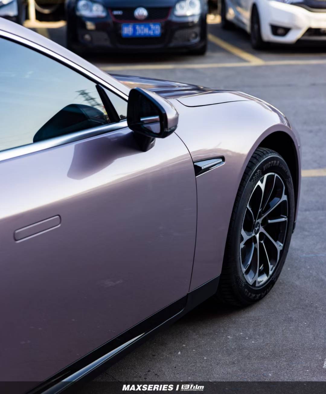 小鹏p7全车lbfilm改色膜原厂漆冰莓粉