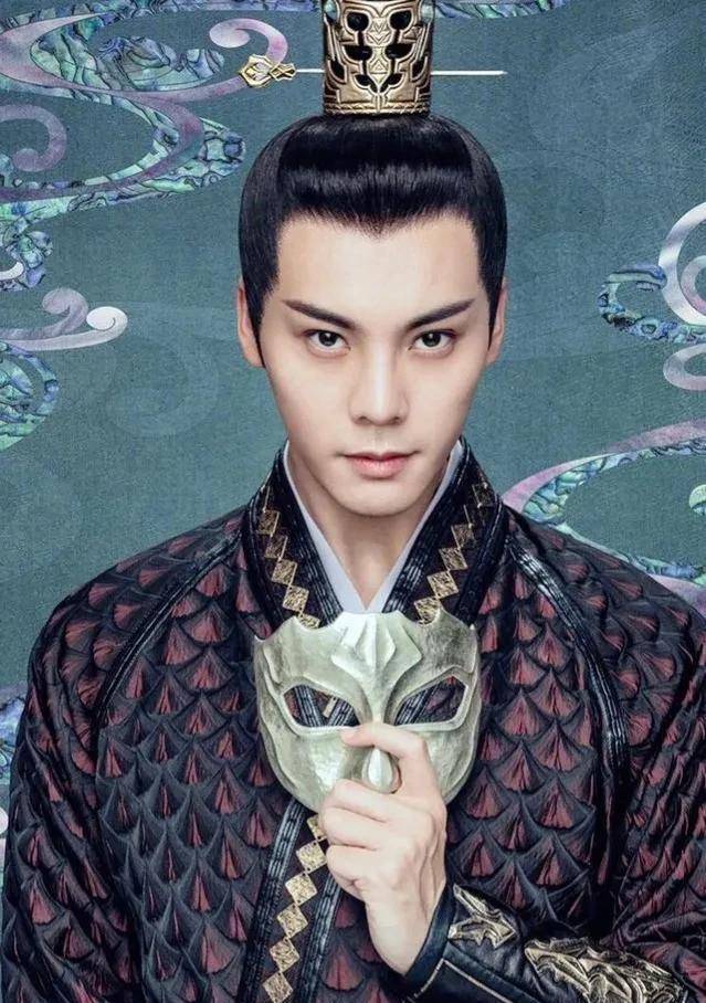 脸部翩翩公子还是坏痞型男？任嘉伦朱一龙李易峰，哪个是你最爱？