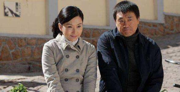 女孩子|他是国家一级演员，娶了同桌是初恋，如今结婚22年活的很知足