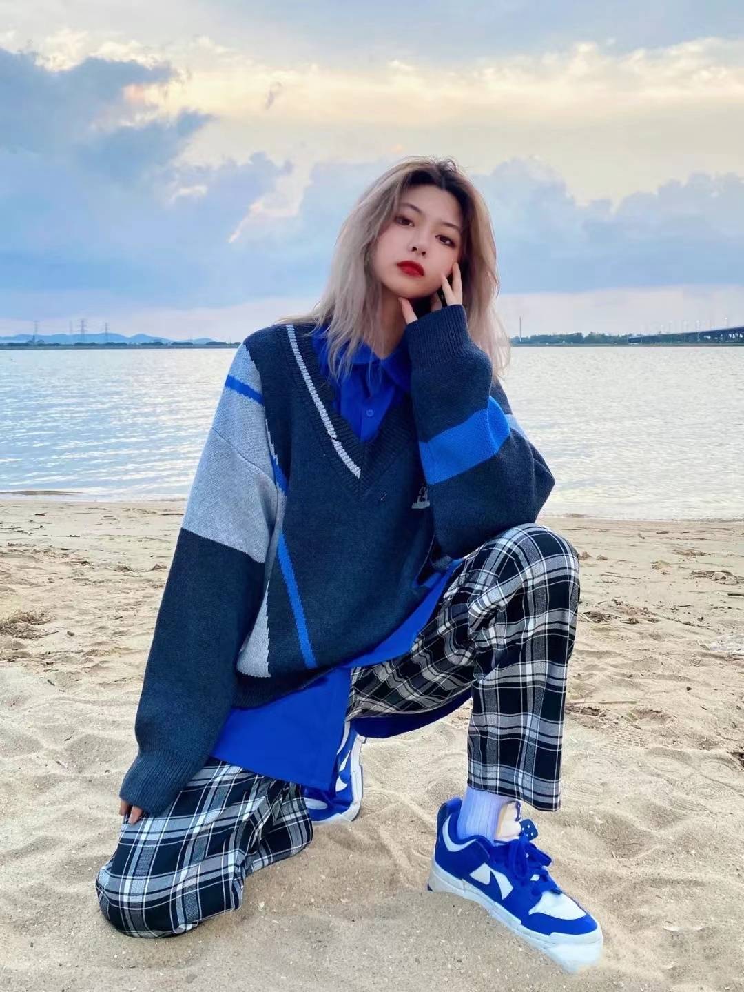 颜色 “克莱因蓝”为什么火了,如何搭配更时尚?一起解锁更多造型吧