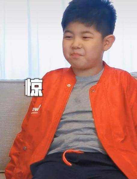 沙溢儿子安吉胖太多眼睛肿出双眼皮大变样被指撞脸小沈阳