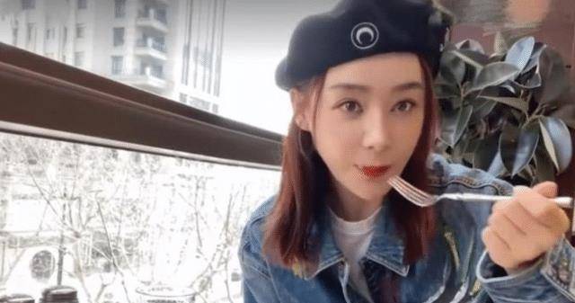 显得|35岁袁姗姗分享近况,却遭网友质疑整容,鼻子突兀变化大