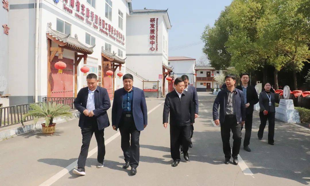 驻马店市政府副市长市公安局局长王钦胜调研蔡洪坊酒业