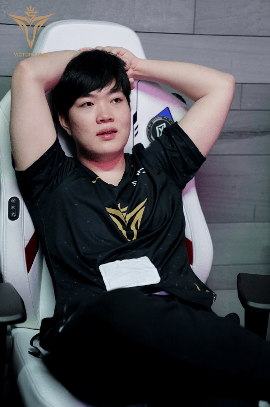 v5锁定春季赛第一用实力打脸黑粉rich稳居lpl第一上单