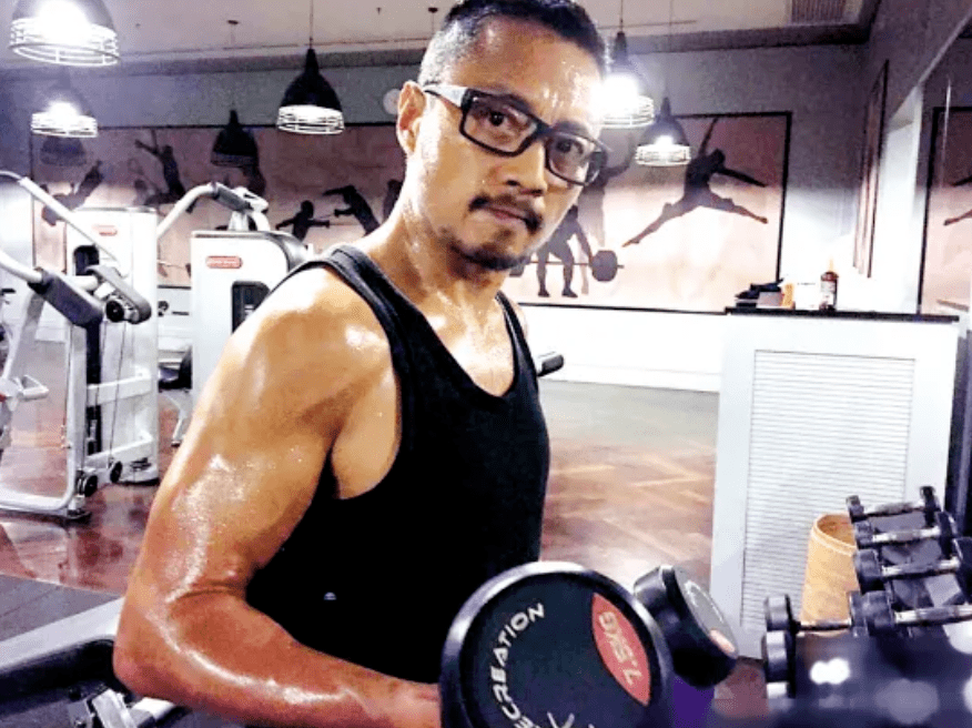 原创人到老年满身肌肉66岁张丰毅67岁吕良伟都是男星之光