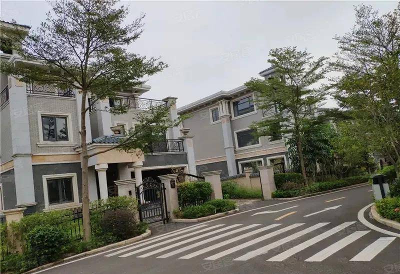 广州紫泉流溪湾别墅售楼中心全部户型最新房价动态24小时热线