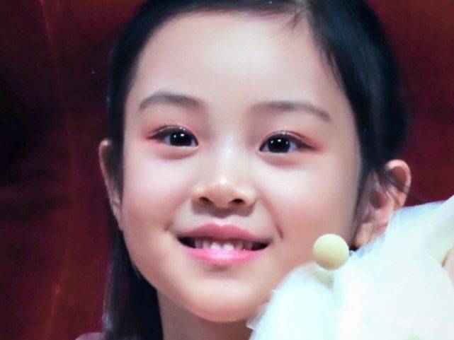 原创有种整容叫星二代长大小甜馨变美没啥沈佳润让人直呼女神