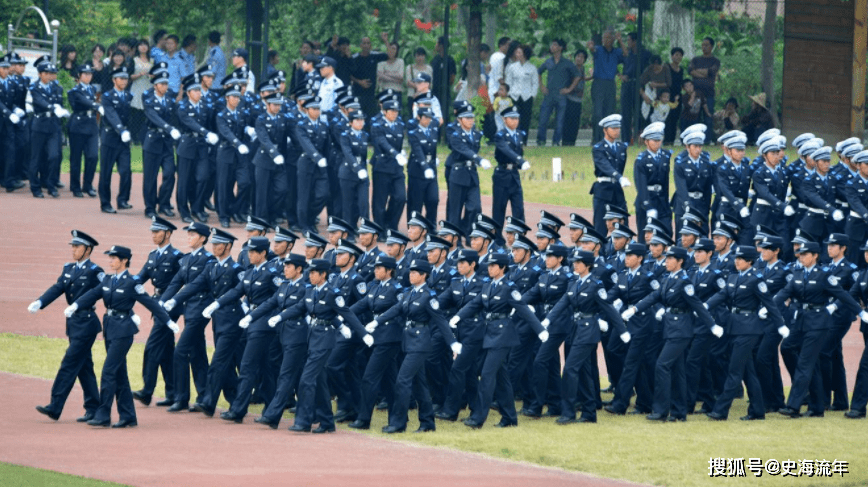 浙江警察学院校服图片