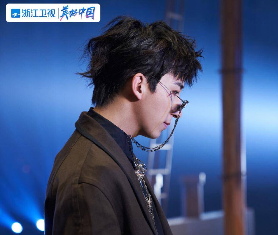 舞台|《闪光的乐队》六公：2队输在选曲，1队输在失误，只有1队意难平！！