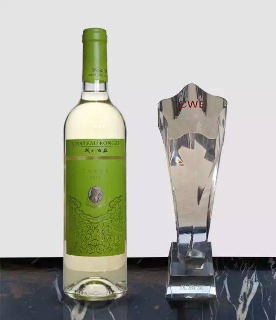 全球|戎子酒庄干白葡萄酒斩获两项大奖!