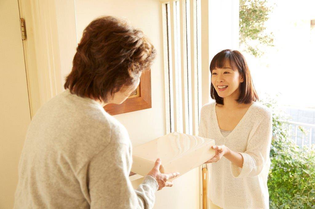 日本那些奇怪的“敲门人”,在家遇到千万不要开!_邻居_住户_陌生人