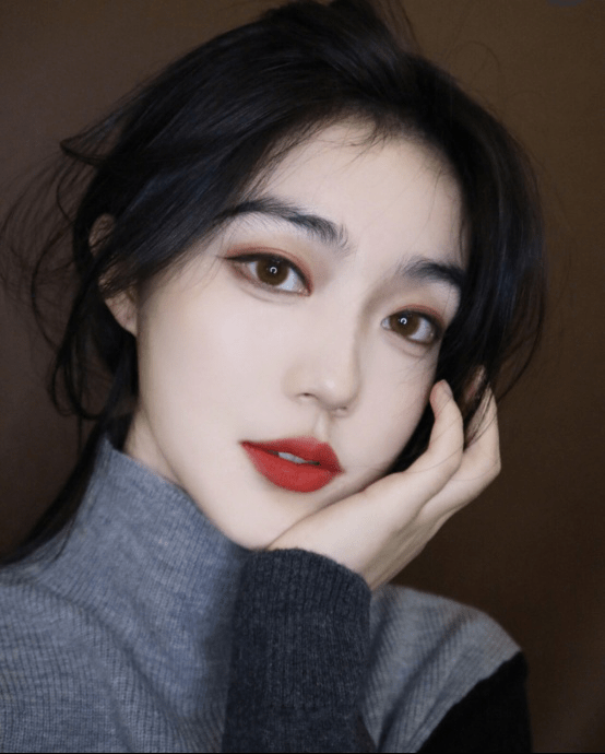 什么今春女生必备的5种“初恋色”口红，粉嫩又显白，忍不住想亲一下