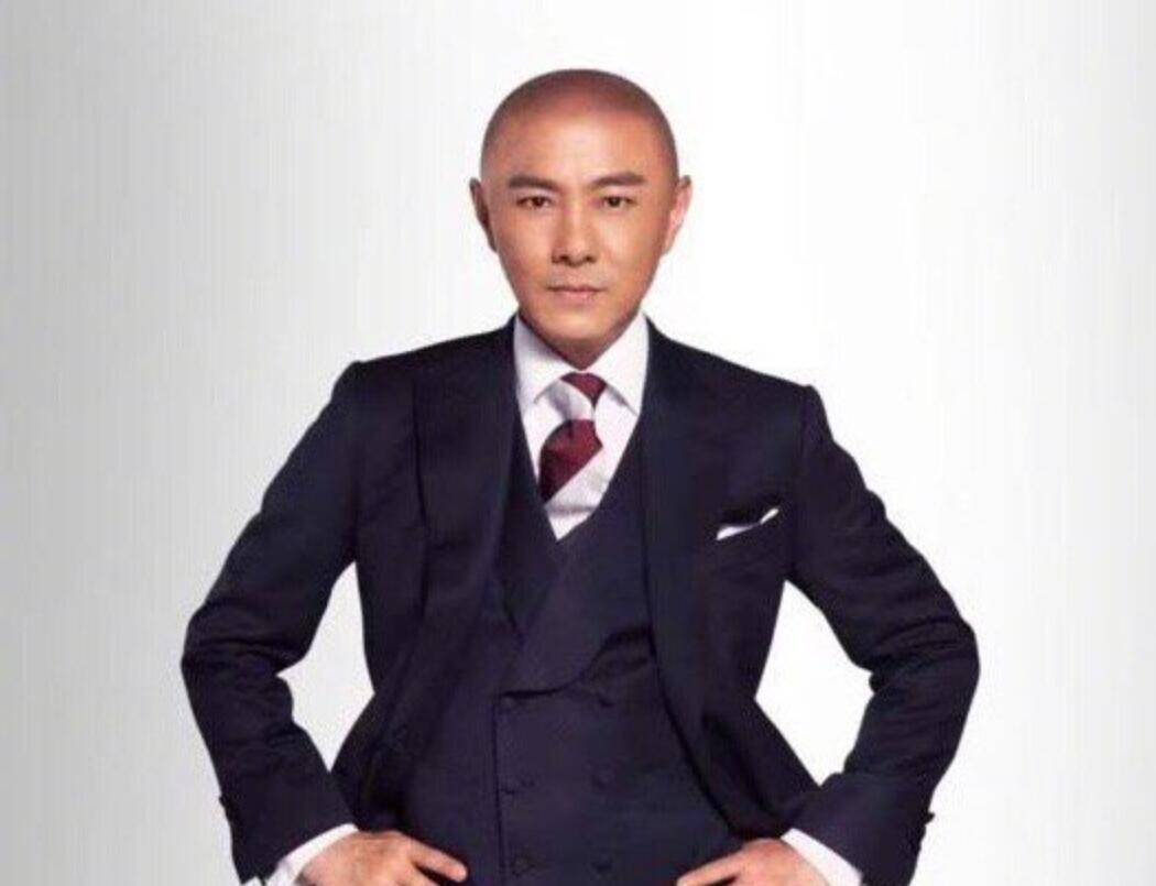 舞美|《追光吧》收视凭啥拉垮？节目组该如何破局？答案全在张卫健身上！！