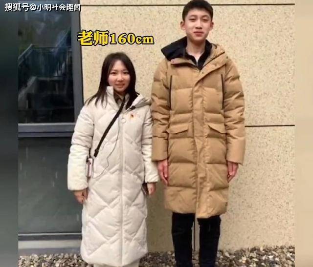 浙江：小学生身高1米91，一年长22cm，妈妈：可能和这种习惯有关
