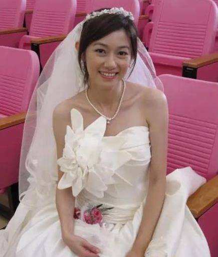 看了蓝正龙和周渝民的结婚对象就能理解他们为什么不娶大s