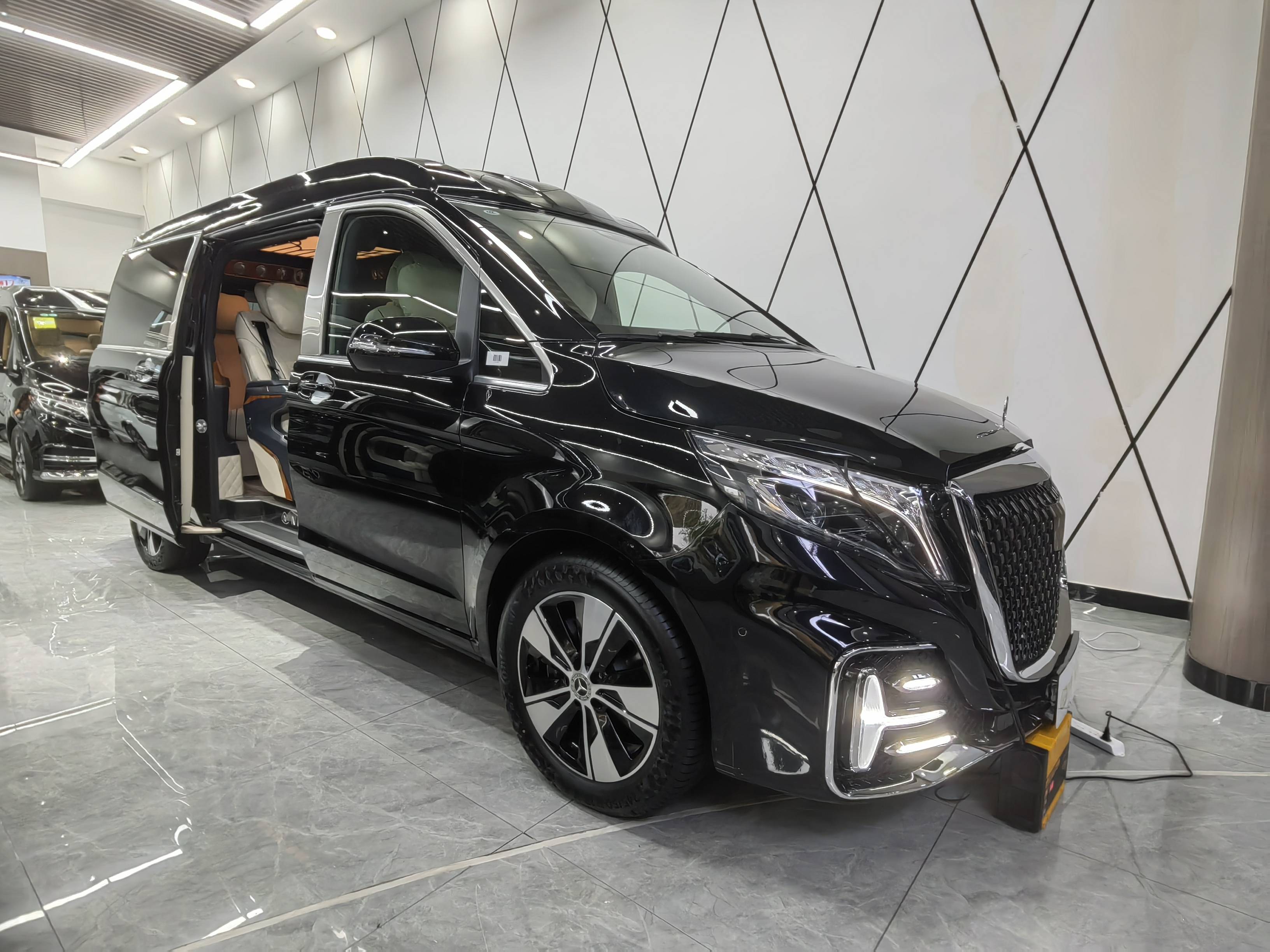 百万级星耀奔驰繁星点点2022款v260l重磅呈现