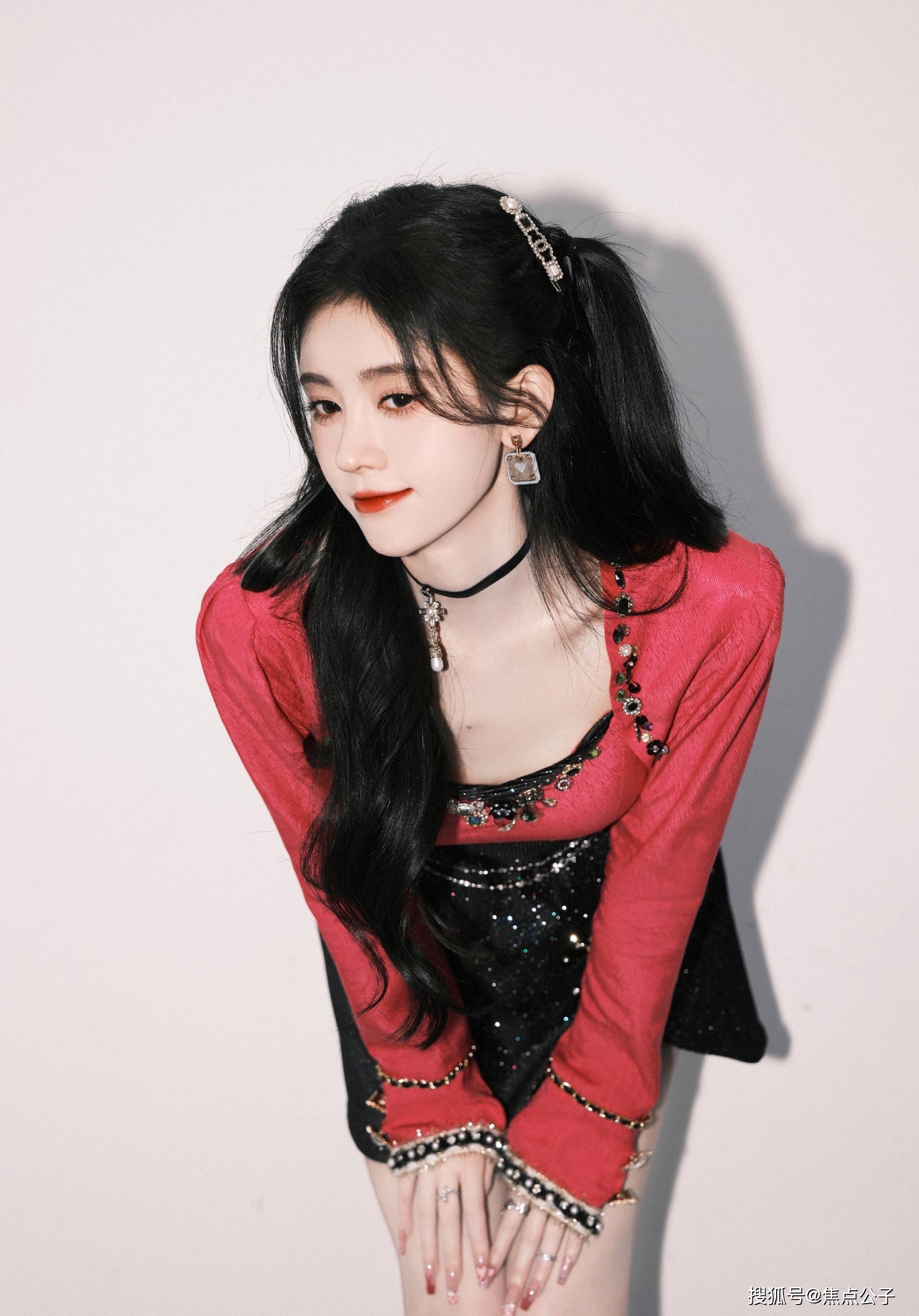 夏日甜橘风自拍鞠婧祎晒九宫格美图鞠式美学又来袭