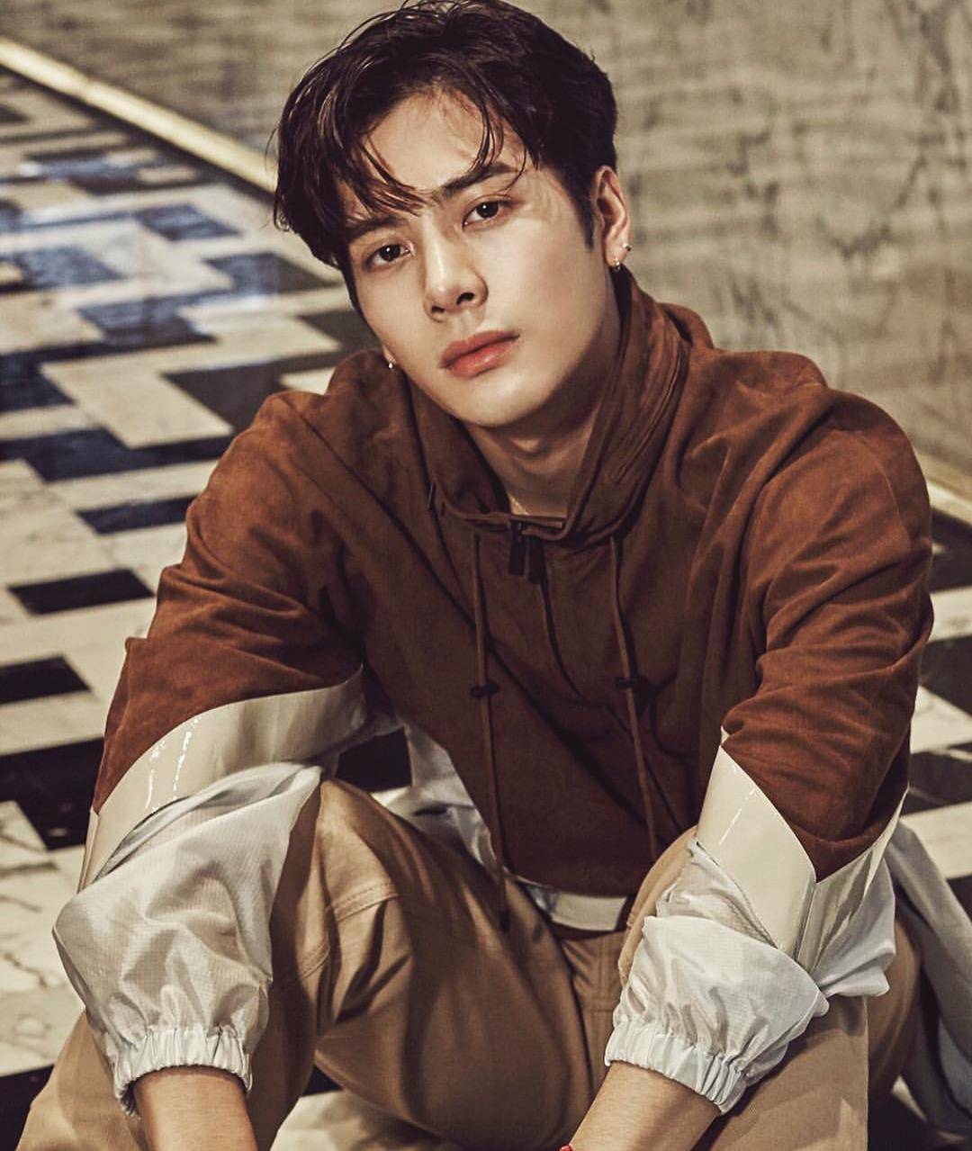 骨骼为了王嘉尔的颜值着想，求他别再健身了