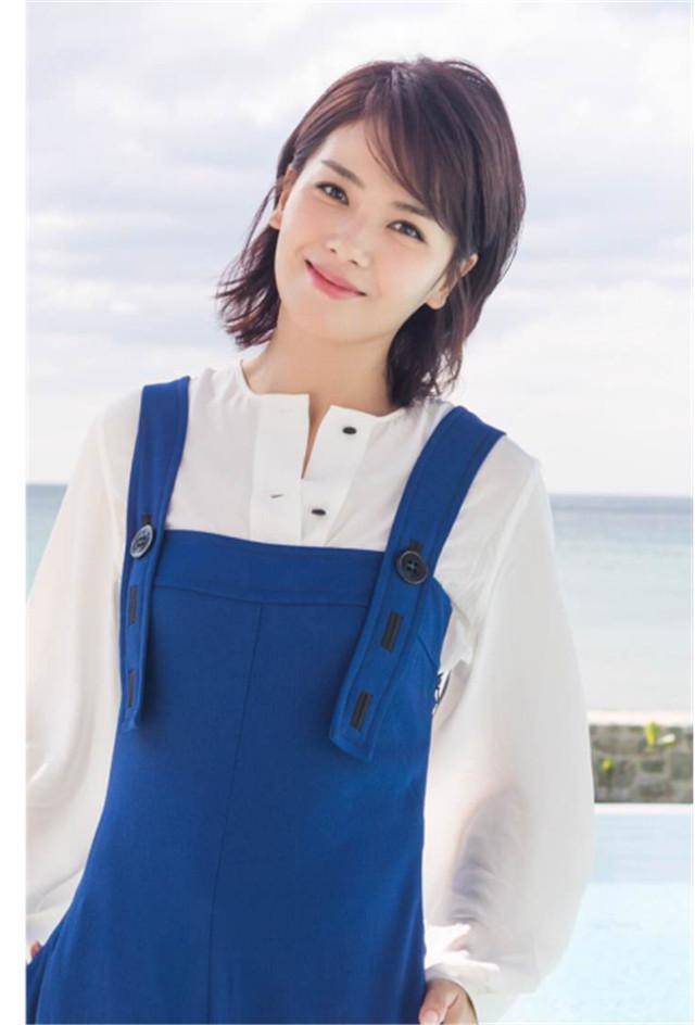 卷发女人过了40岁,卷发更适合你!学学陈数、刘涛的造型,洋气又减龄