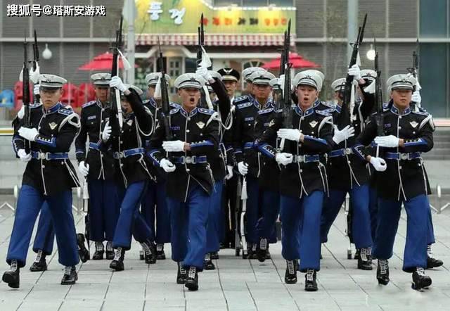 世界各国仪仗队使用的礼宾枪都有哪些？_阅兵_式半自动步枪_弹药
