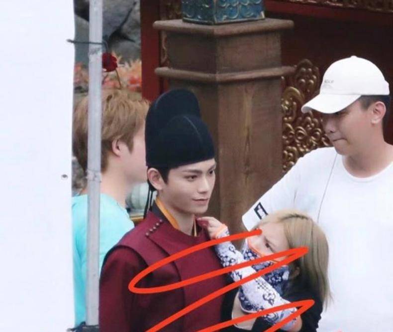 彭小苒|彭小苒新戏《春闺梦里人》杀青，古装颜值提升，搭档95后小生？？