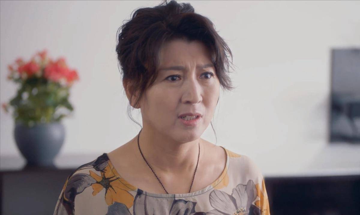 原创大10岁二婚老公捡到宝46岁闫学晶为爱生子与继女处成姐妹