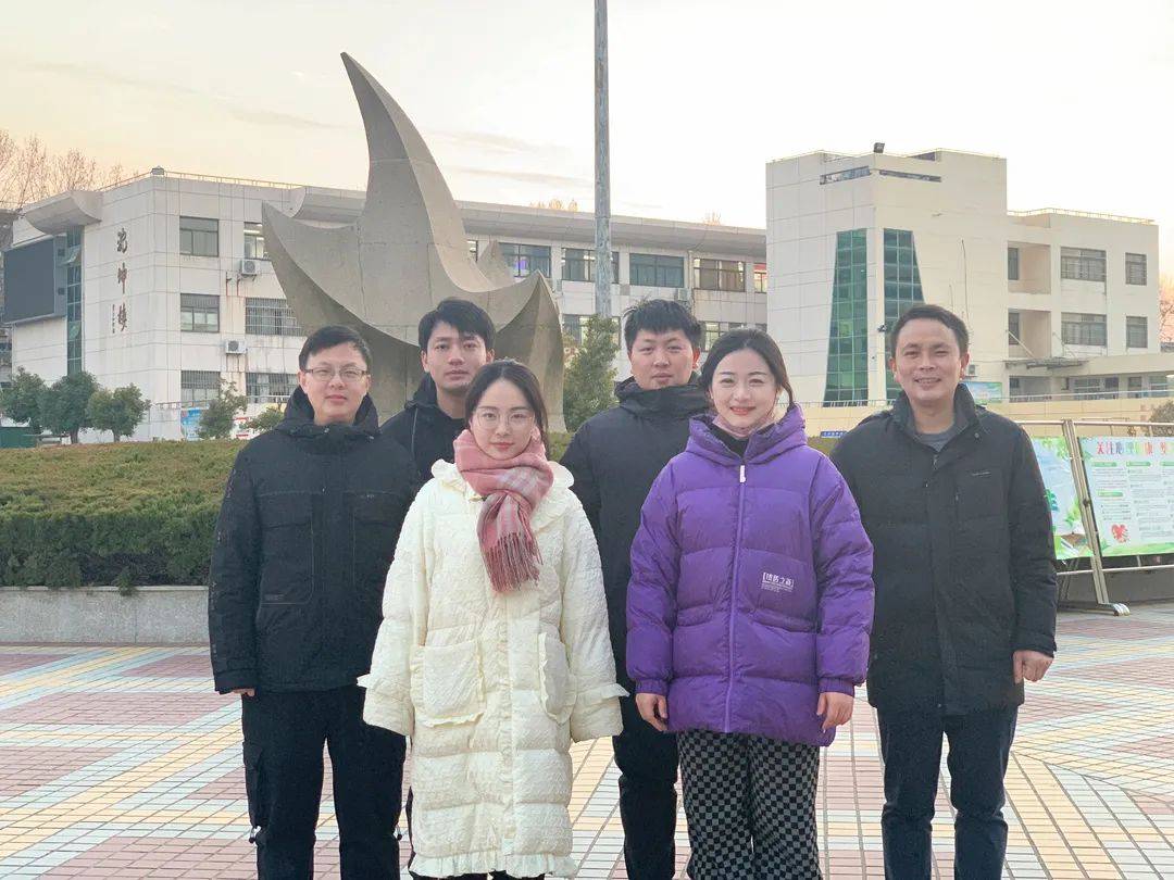 优秀班主任:谈震谈震老师是文通中学一名出色的班主任.