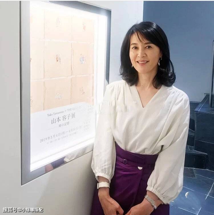 颜色 优雅到骨子里的日本妈妈：穿衣简单不扮嫩，却把50岁穿成30岁