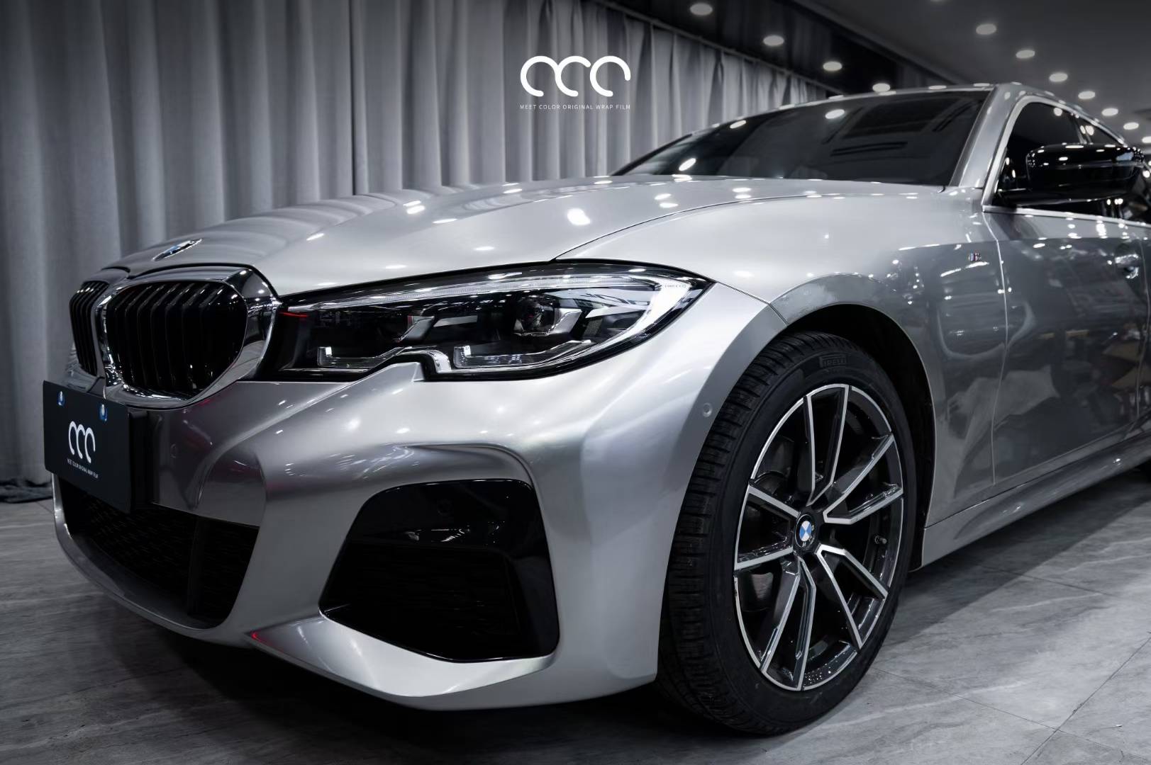 散发冷酷又尊贵的气场宝马3系petgt银典藏版改色膜漫彩